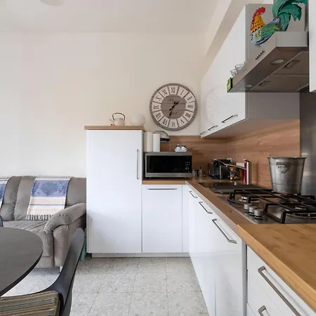 Epine By Interhome ريفا ليجوري